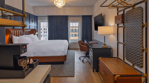 tx-rictx-king-guest-room--16336_Wide-Hor